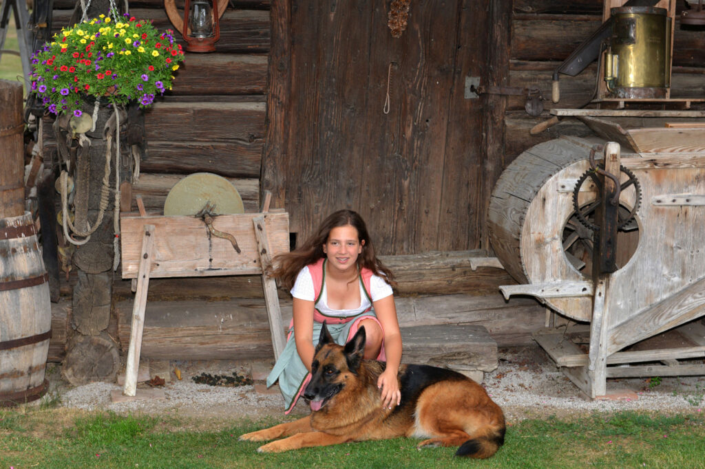 Schleifstein und Windmühle